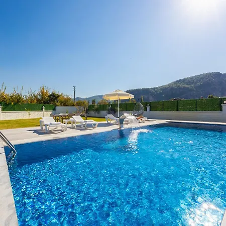 Grand Yasar 4 Villa *
