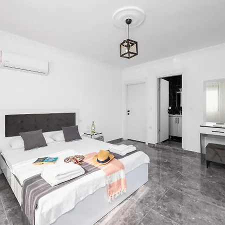 Villa Grand Yasar 4 *