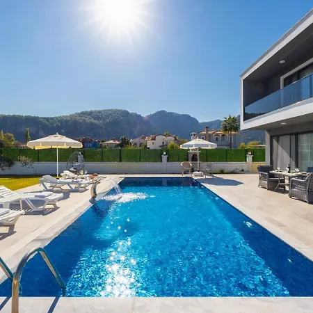 Grand Yasar 4 Villa *
