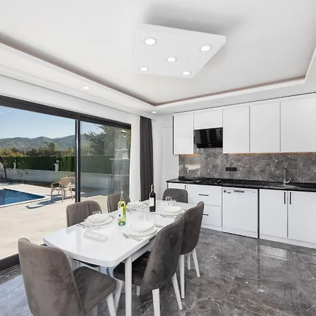 Grand Yasar 4 Villa