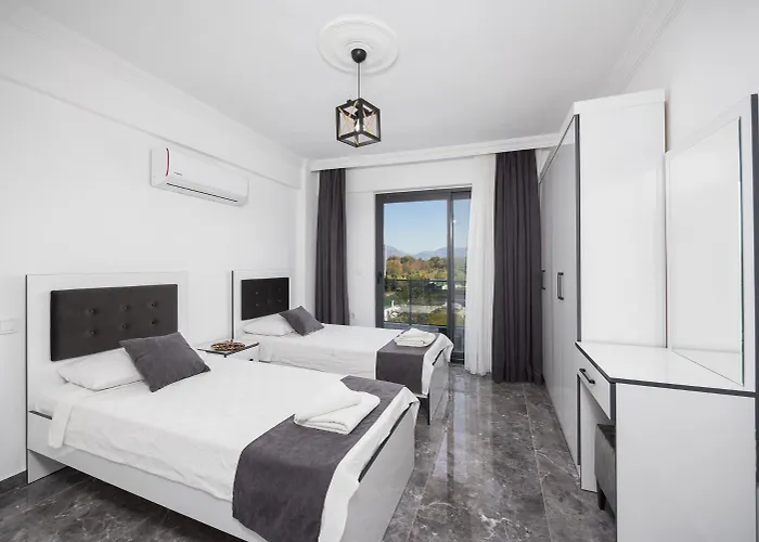 Grand Yasar 4 Βίλα Okcular