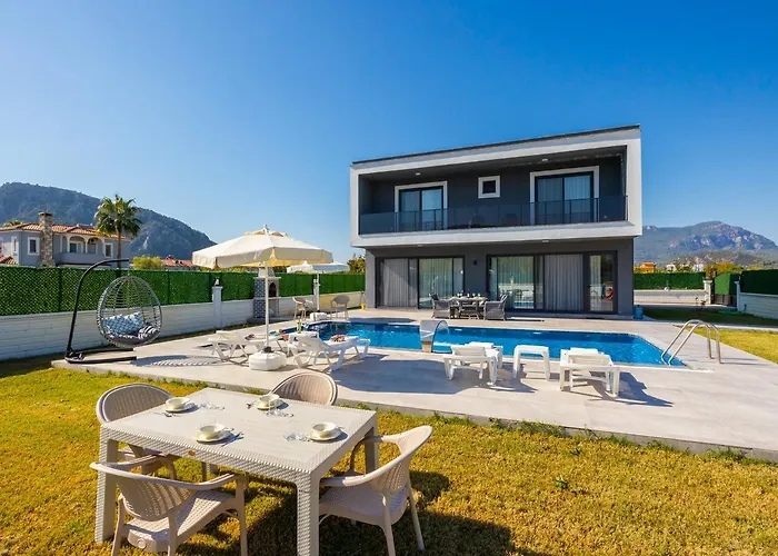 Βίλα Grand Yasar 4 *