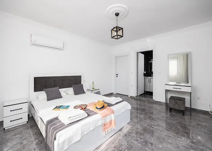 Βίλα Grand Yasar 4 *