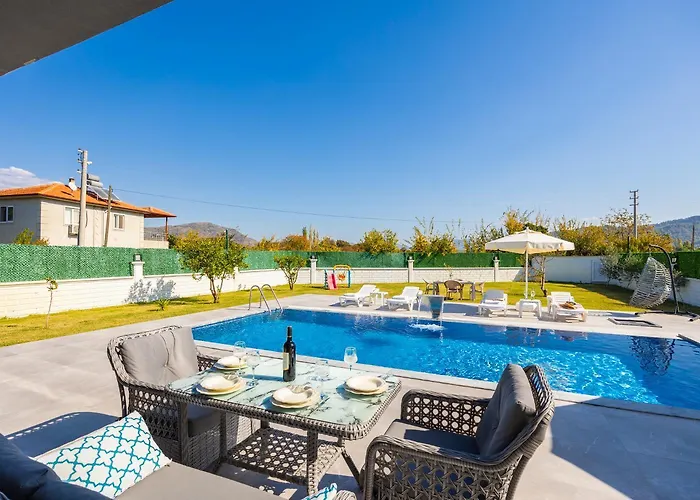 Grand Yasar 4 Βίλα Okcular